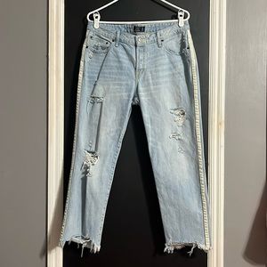 Abercrombie & Fitch Ames Low Rise Slim Boyfriend Size: 30 Inseam: 26”